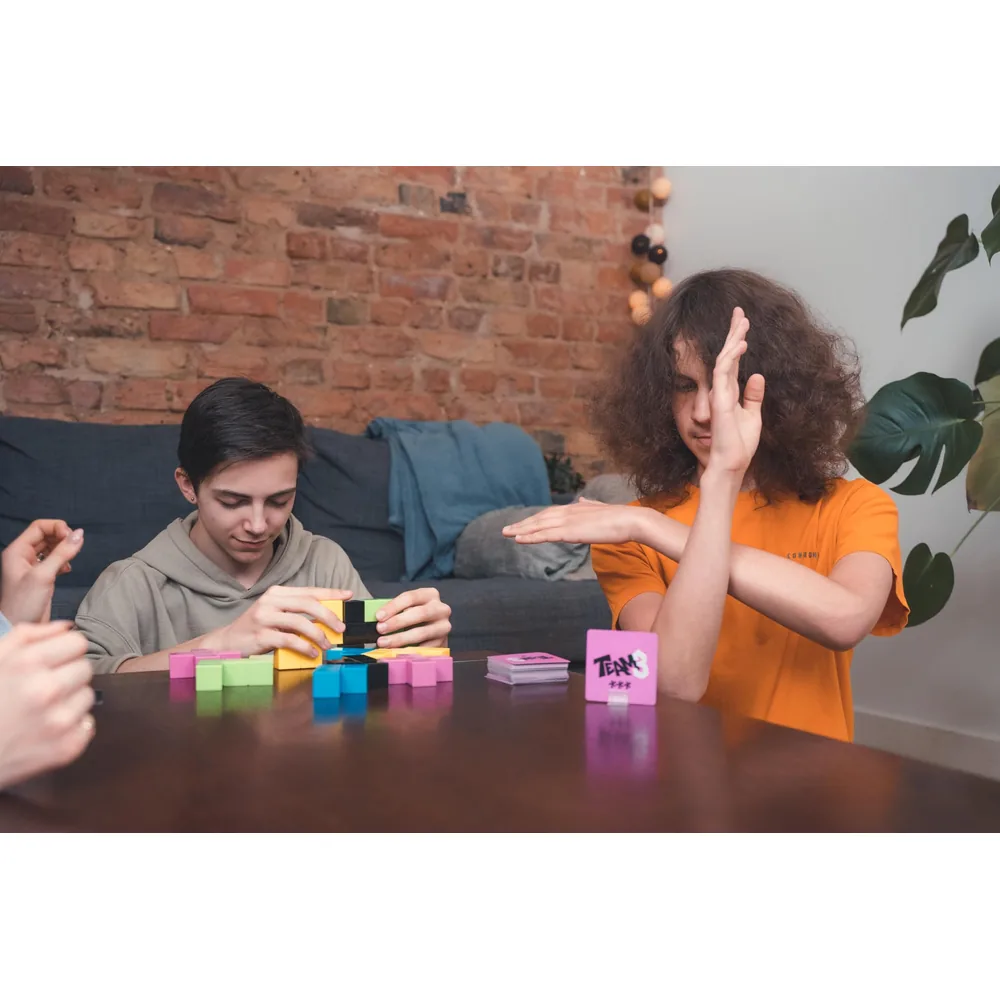 Team3 Pink - Jeu de construction coopératif