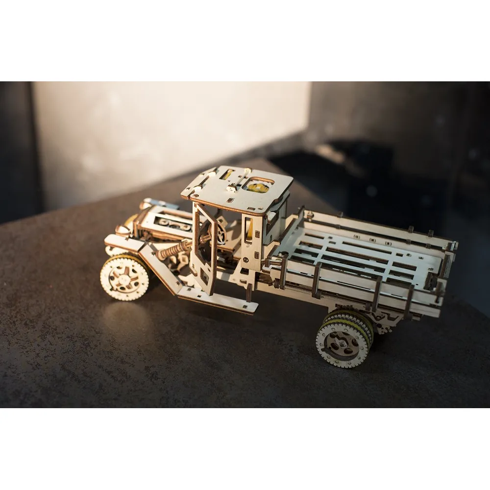 Truck UGM-11 Ugears - Puzzle Mécanique 3D en Bois